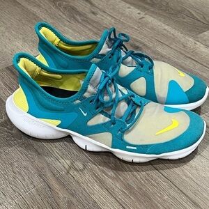 Women’s Nike Free 7.5 6MM Running Training Shoe Blue Pink Yellow EUC